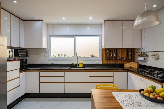 Imagem Sobrado Vila Romana - 188M², 4 Dorms, 4 Suítes, 2 Vagas, Face Norte, Móveis Planejados, Mobiliado, Churrasqueira.