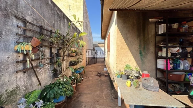 Imagem Casa à venda com 2 dormitórios no Leblon, em Uberaba