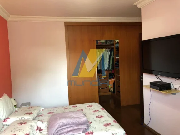 Imagem Sobrado amplo com 3 suítes, renda garantida e 6 vagas cobertas