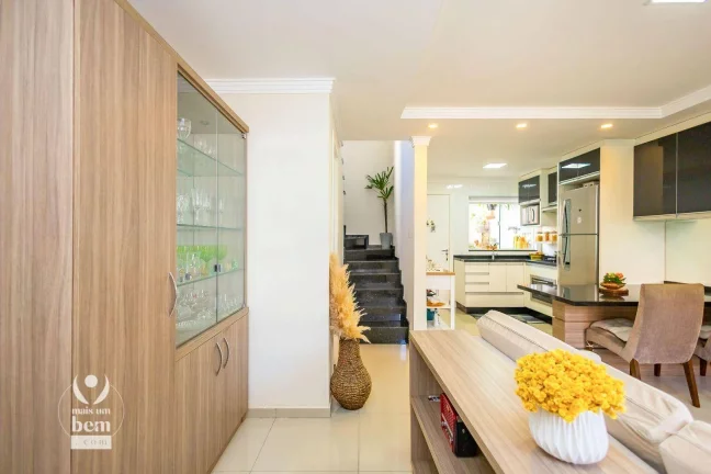 Imagem Sobrado com 3 dormitórios à venda, 162 m² por R$ 1.100.000,00 - Xaxim - Curitiba/PR