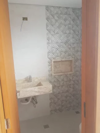 Imagem VENDO SOBRADO COM 03 SUÍTES NO BAIRRO VILA ERNA! (CUPECÊ)