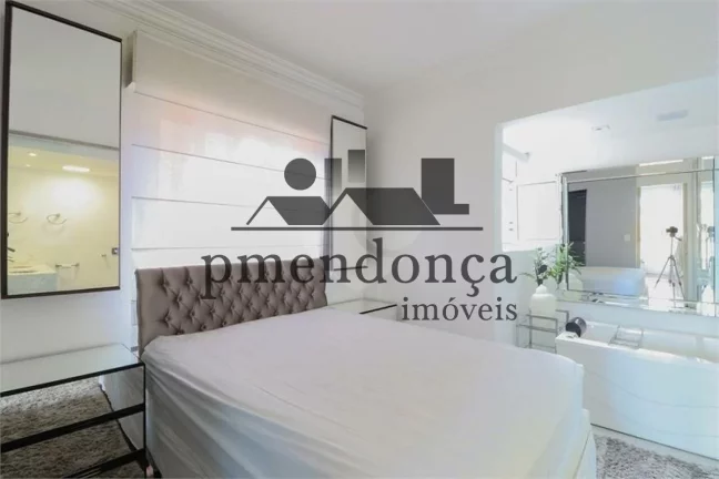 Imagem Apartamento em andar alto, totalmente reformado, em Perdizes com 84m²