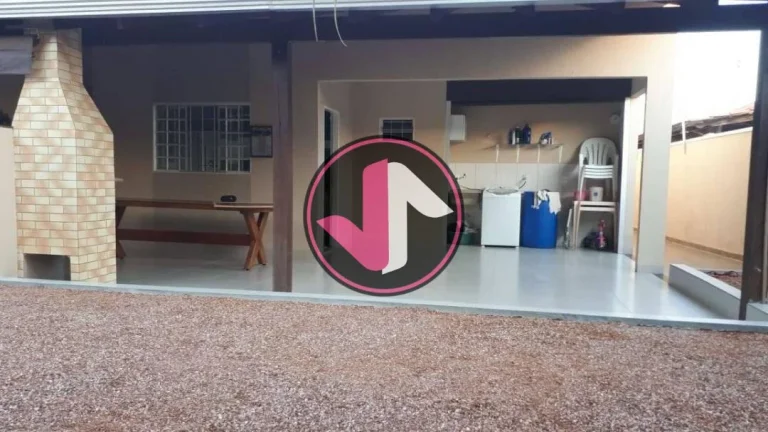 Imagem Casa Térrea à Venda  Centro Sul  Várzea Grande/MT Imóvel espaçoso, ideal para quem busca co...