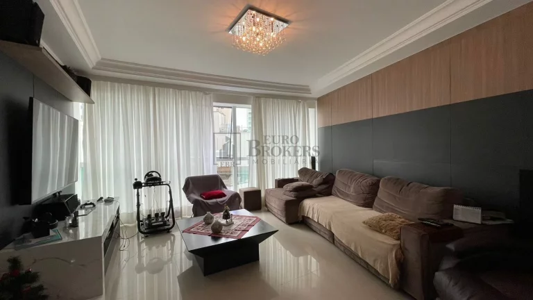 Imagem Apartamento diferenciado com 4 suítes, piscina e quadra esportiva no Av. Brasil