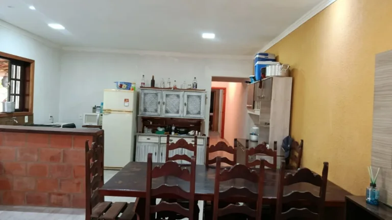 Imagem Chácara à venda em Araçoiaba da Serra-SP, Bairro Cercado, 2 quartos, 1 suíte, 1 sala, 2 banheiros, 6 vagas, 1.100m².