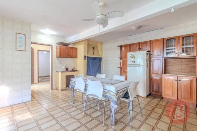 Imagem Casa com 5 dormitórios para alugar, 270 m² por R$ 7.222,00/mês - Partenon - Porto Alegre/RS