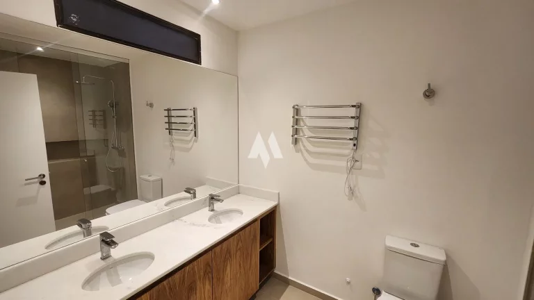 Imagem Apartamento de Luxo no Boqueirão – 4 Dormitórios a 3 Quadras da Praia!