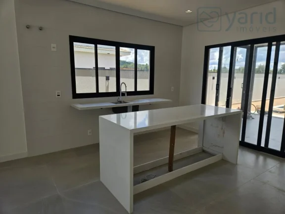 Imagem Imperdível! Sobrado de alto padrão em condomínio luxuoso no Ibi Aram 2, com 3 suítes, 4 vagas e 195m². Confira já!
