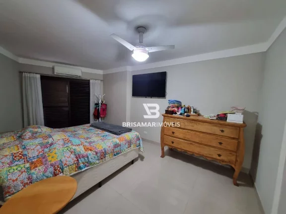 Imagem PITANGUEIRAS- BELÍSSIMO APARTAMENTO TOTALMENTE REFORMADO E DECORADO, 02 VAGAS DE GARAGEM NO PRÉDIO, MARAVILHOSA ÁREA DE LAZER .