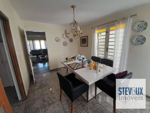 Imagem Casa de vila com portão para venda!