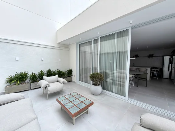 Imagem Apartamento com 3 dormitórios sendo 3 suítes e 3 vagas de garagem em Balneário Camboriú/SC