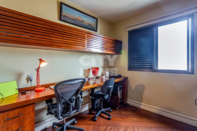 Imagem Apartamento de 127m², Alto de Pinheiros, com quatro dormitórios, sendo duas suítes, hall, lavabo,...