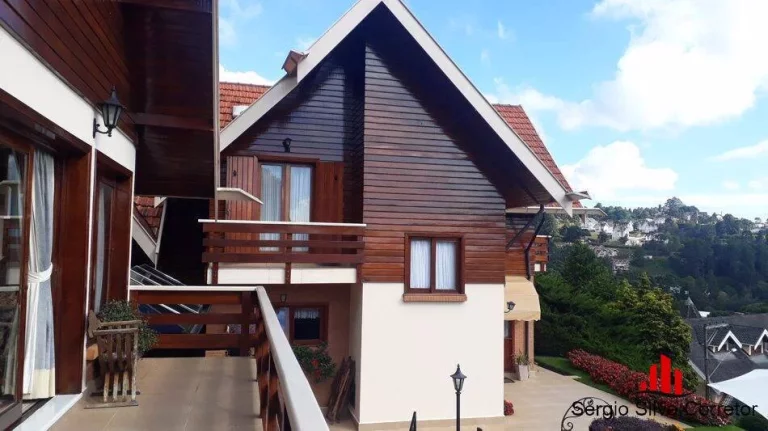 Imagem Casa Com 04 Suítes à Venda, em Condomínio Fechado em Campos do Jordão - SP.