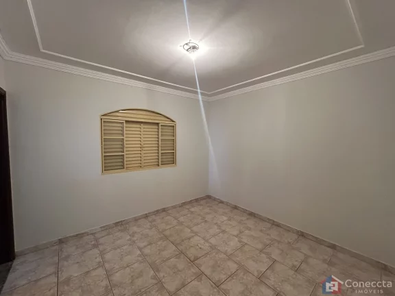 Imagem Casa à Venda em Patos de Minas - 3 Quartos, Suíte e 1 Vaga de Garagem