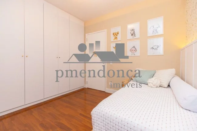 Imagem Apartamento em Higienopolis com 172m², 04 quartos (1 sui­te) e 2 vagas.