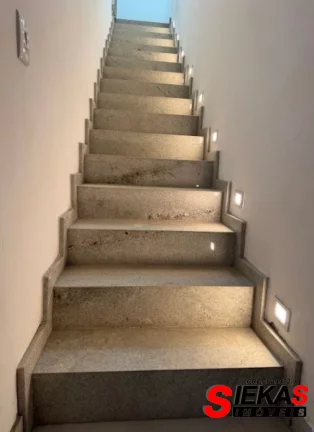 Imagem Imperdível! Casa à venda em São Paulo-SP, na Vila Carrão, com 3 quartos, 3 suítes, 3 banheiros, 3 vagas de garagem e 197m².