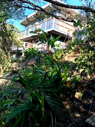 Imagem Casa à venda em Garopaba com 2 unidades independentes e terreno de 2.000 m²
