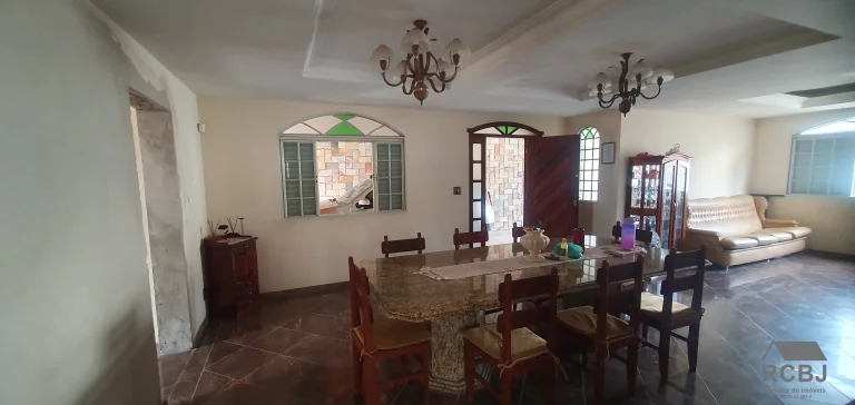 Imagem CASA COMERCIAL em ESMERALDAS - MG, CENTRO