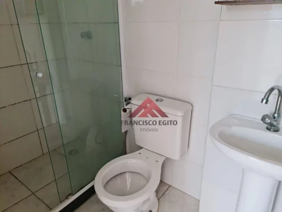 Imagem Ótimo apartamento térreo com ampla área externa e cozinha com armários no bairro do Sapé