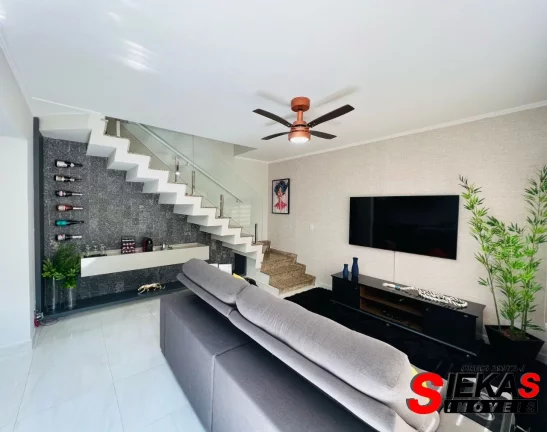 Imagem Imperdível! Casa de 3 quartos e 1 suíte no Tatuapé, São Paulo-SP: 200m², 3 banheiros e 2 vagas de garagem. Confira!