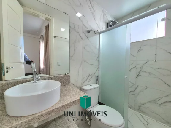 Imagem Casa à venda na Praia do Morro - Guarapari com 3 suítes, piscina e ótima localização.