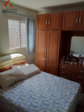 Imagem Apartamento à venda em Jaboatão dos Guararapes-PE, bairro Candeias, 3 quartos, 2 salas, 2 banheiros, 70m² de área. Aproveite!