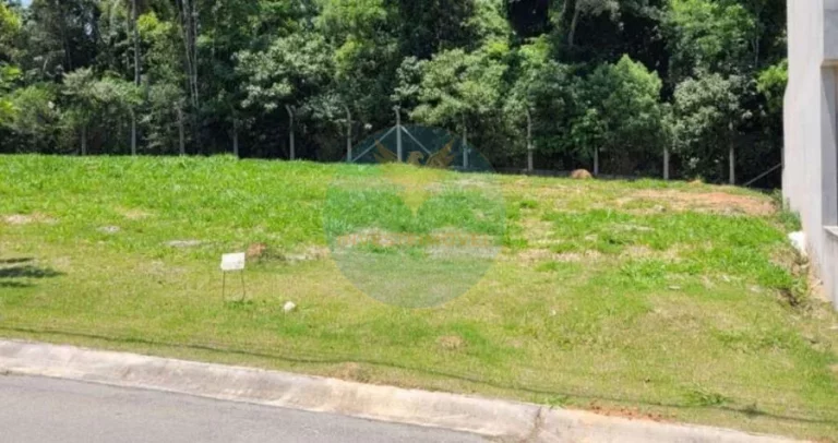 Terreno em Condomínio a Venda no bairro Das Pedras - Cotia, SP