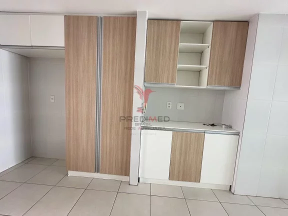 Imagem Vende-se apartamento no bairro de Tambaú, andar alto, super ventilado