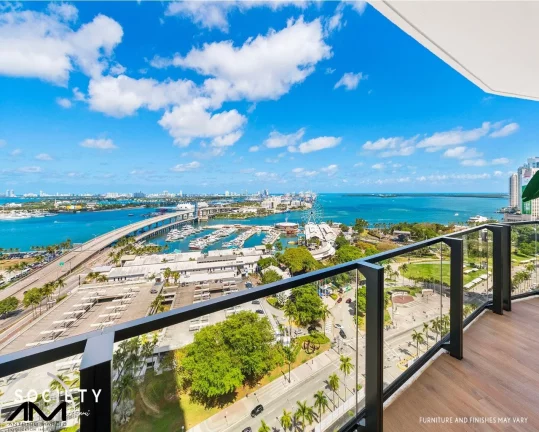 APARTAMENTO RESIDENCIAL em MAIAMI - FL, DOWNTOWM
