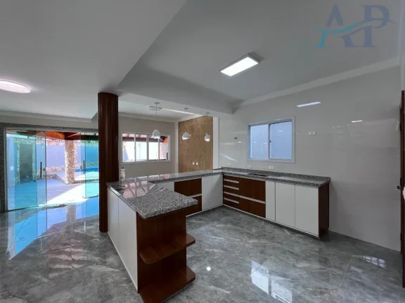 Imagem Casa em Praia Grande com 4 Dormitórios perto da Praia