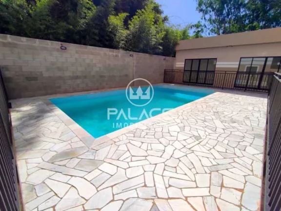 Apartamento novo com acabamento em porcelanato, contendo 2 dormitórios, quintal, sala integrada com...