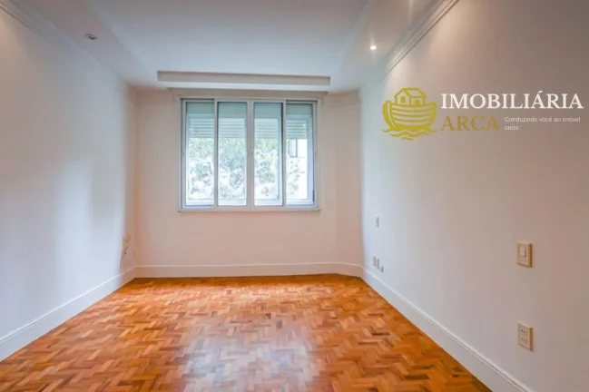 Imagem Apartamento à venda na Bela Vista, São Paulo-SP: 3 quartos, 1 suíte, 1 sala, 1 banheiro, 1 vaga de garagem, 240m² de área.