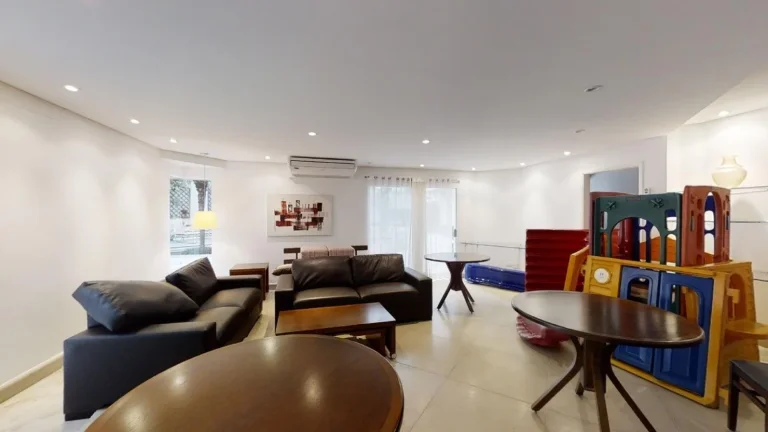 Imagem Linda cobertura de 321M² com 3 quartos e 2 suítes. Armários, varandas, ampla sala.