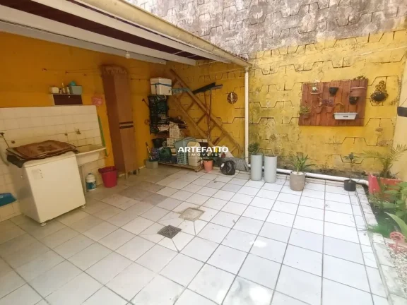 Imagem Casa com 2 vagas de carro e moto,perto estrada de Itapecerica,Vila das Belezas.
