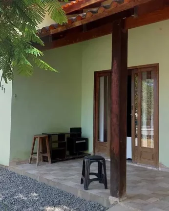 Imagem Casa com 3 dormitórios sendo 1 suíte e 4 vagas de garagem - Parque Guarani | Joinville/SC