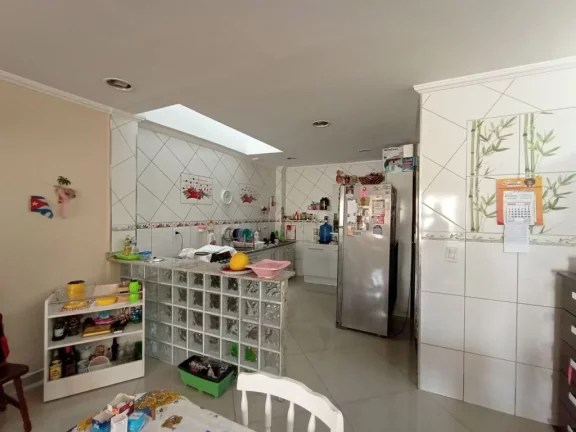 Imagem Sobrado com 2 dormitórios à venda, 193 m² por R$ 585.000,00 - Vila Acoreana - Poá/SP
