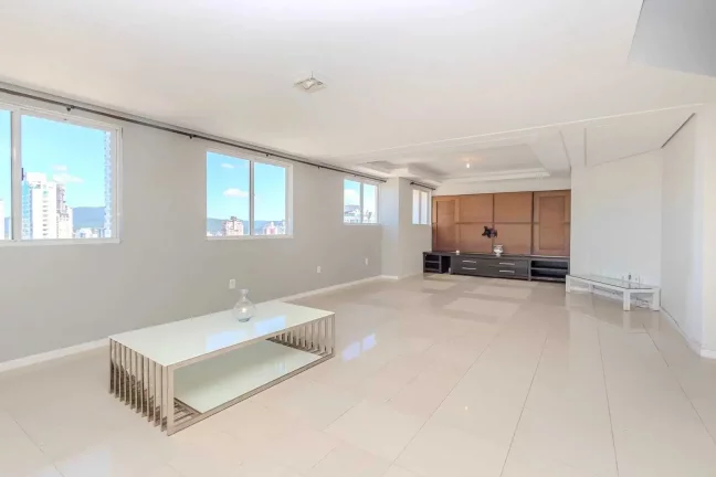 Imagem Cobertura triplex mobiliado com 5 suítes 3 vagas em Balneário Camboriú/SC