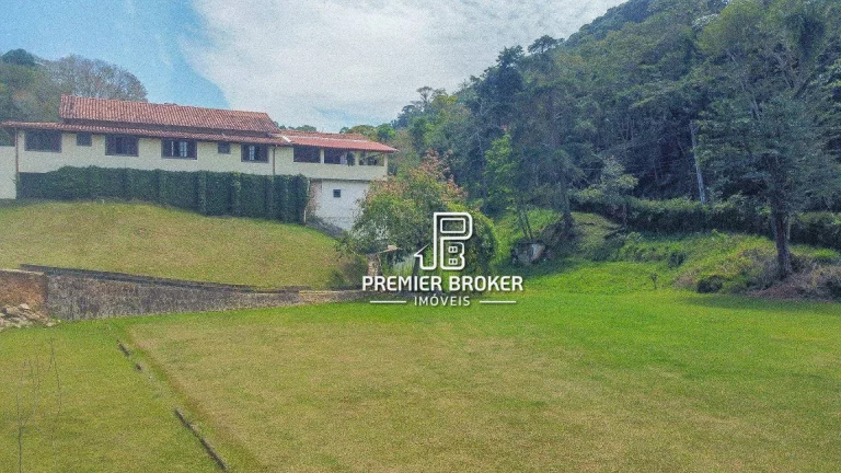 Imagem Casa com 4 dormitórios à venda, 490 m² por R$ 1.300.000,00 - Pessegueiros - Teresópolis/RJ