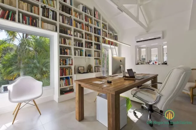 Imagem Casa Maravilhosa e impecável - 5 suites + chalé hóspedes! Em Condominio