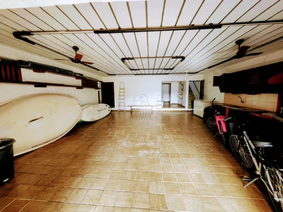Imagem Casa pé na areia na enseada
