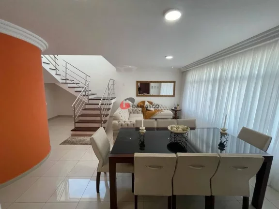 Imagem Sobrado à venda 3 Quartos, 1 Suite, 5 Vagas, Jardim São Caetano, São Caetano do Sul - SP