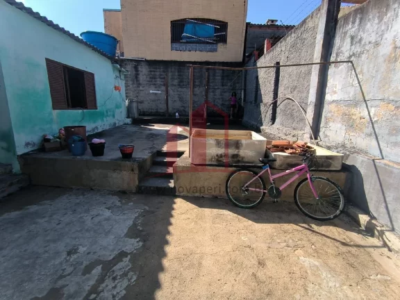 Imagem Imperdível oportunidade! Casa à venda em Franco da Rocha-SP, Centro. 2 quartos, 1 sala, 2 banheiros. 180m² de área.