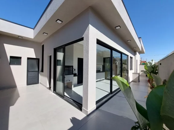 Imagem CASA DE ESQUINA - EXCELENTE ACABAMENTO - CONDOMÍNIO JARDIM DOS LÍRIOS - PAULÍNIA