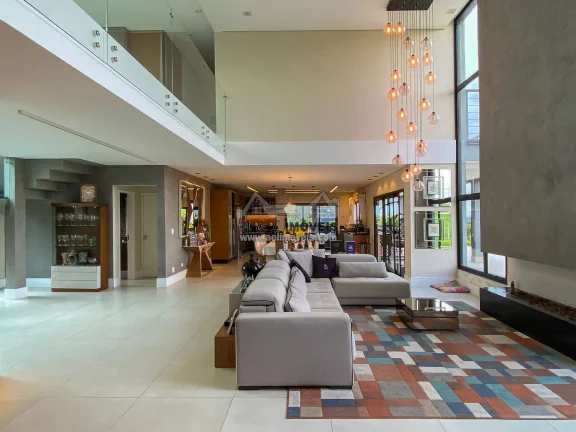 Imagem Casa à venda em Taubaté – Em condomínio com 05 suítes e piscina