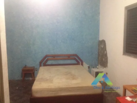 Imagem Casa Padrão sobrado 4 dormitórios, 2 vagas área Gourmet com Piscina com excelente localização.