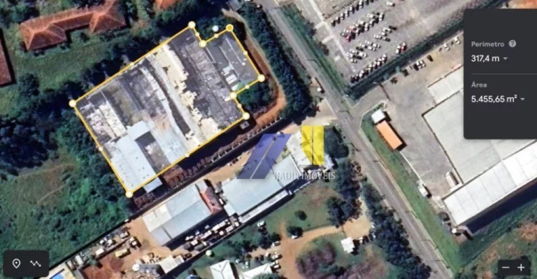 Galpão à Venda ou Locação, 5.500 m² em Distrito Industrial - Pouso Alegre