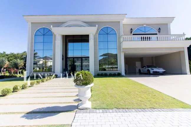 Imagem Casa Alto Padrão para Venda em Itapema, casa branca, 3 dormitórios, 3 suítes, 4 banheiros, 5 vagas