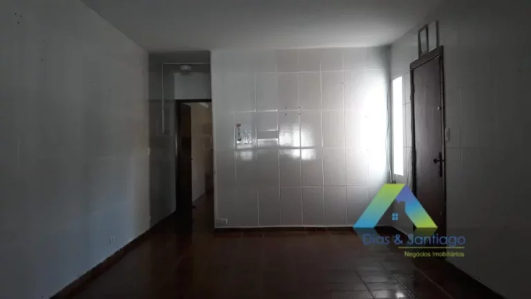 Imagem Lindo sobrado com 4 dormitórios com 3 vagas de garagem com localização privilegiada.