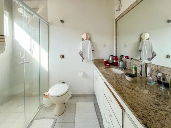 Imagem Casa de Luxo na Riviera de São Lourenço Módulo 20: 4 Quartos, 2 Suítes, 2 Salas e 4 Vagas de Garagem