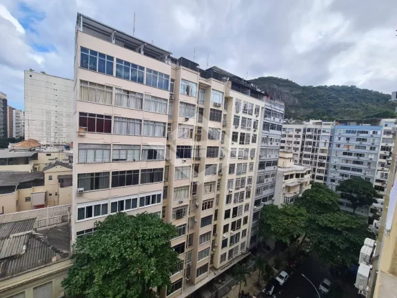 Imagem Apartamento de 1 Quarto para Venda em Copacabana com 33 m²